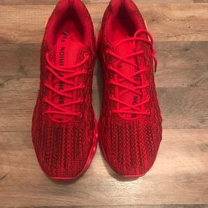 Men’s sneakers size 9/9.5